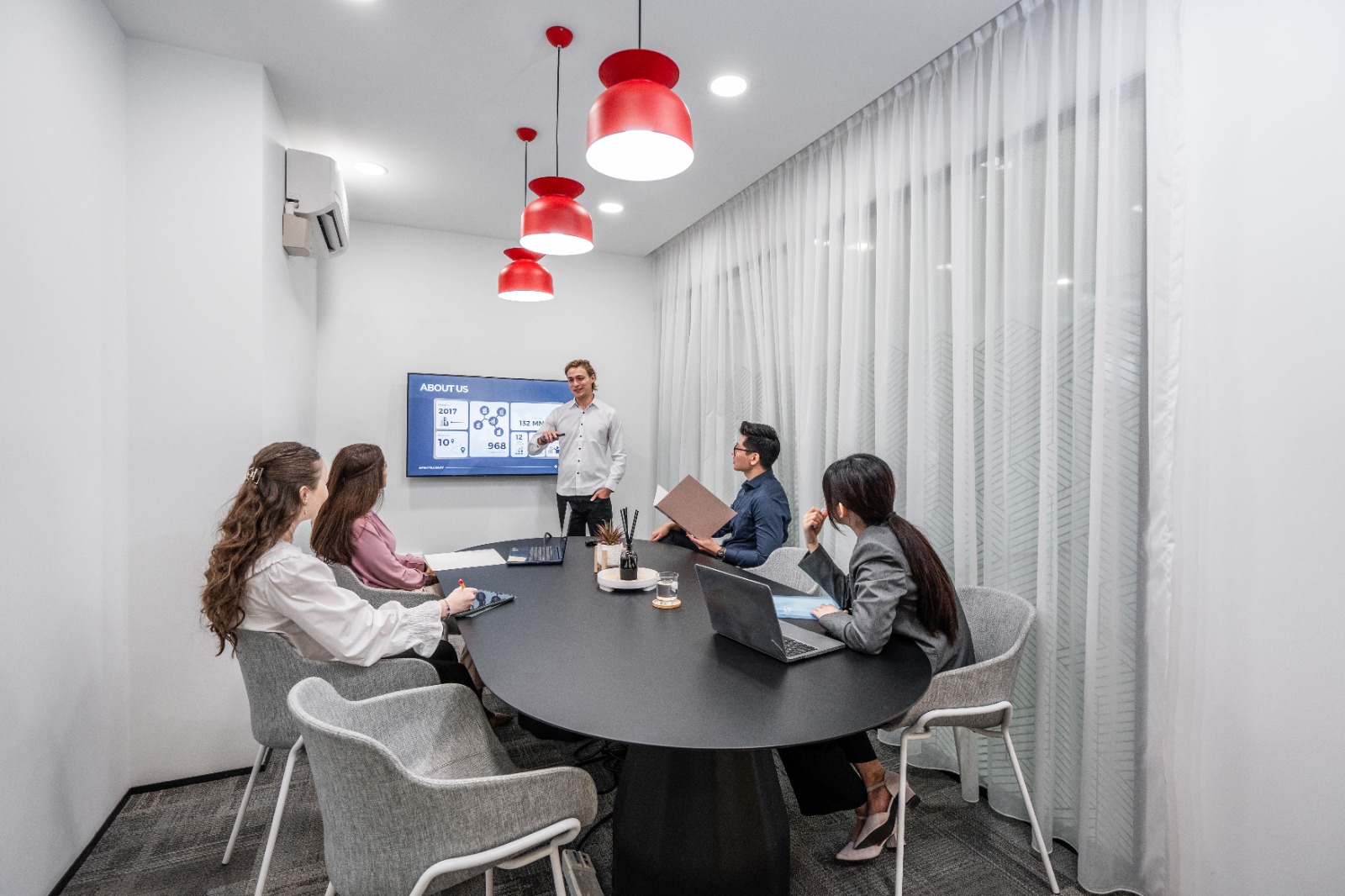 meeting-room-name