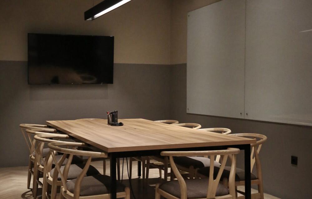 Book a Meeting room in Indonesia with Concrete Space Kedoya near | Deskimo