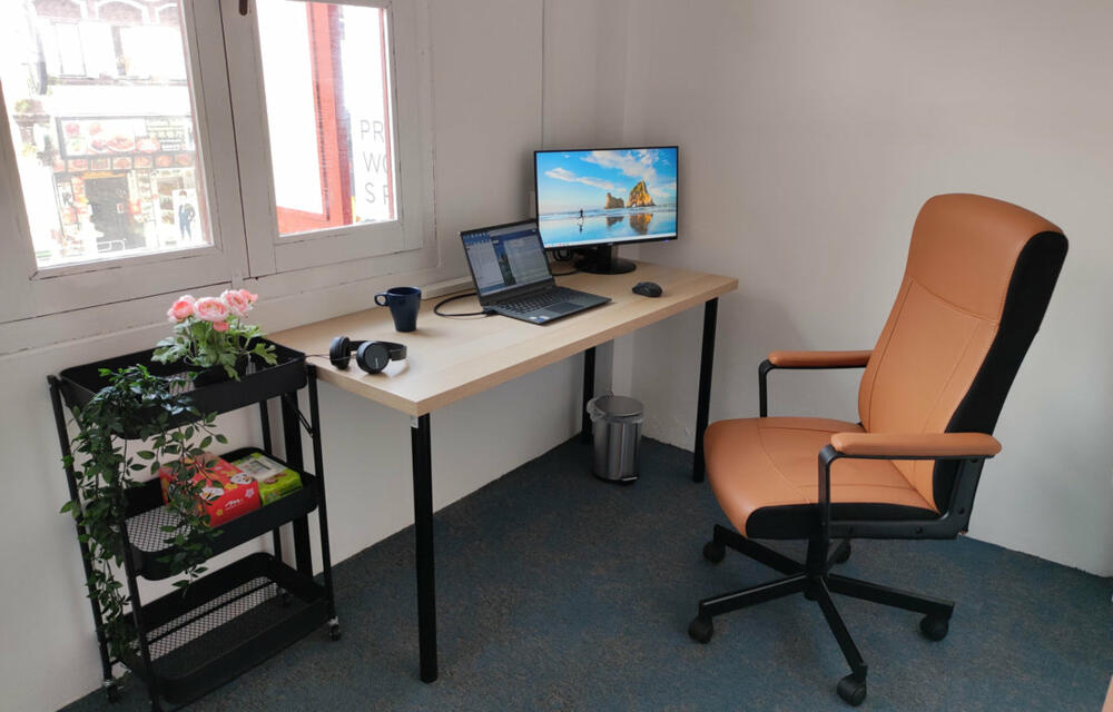 Hot Desk