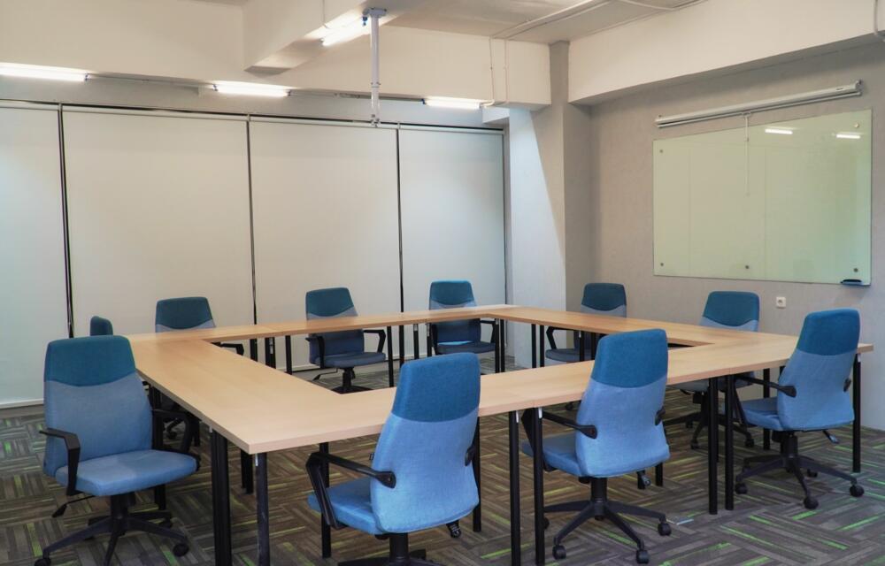 12-pax Meeting Room